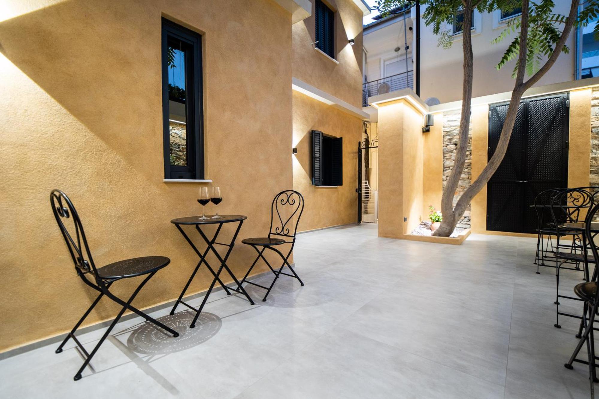 Luxury - Le Petit Bati *